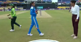 নারী বিশ্বকাপে ভারত-পাকিস্তান হ্যান্ডশেক ইস্যুর পুনরাবৃত্তি!